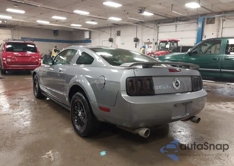 2006 Ford Mustang V6 z USA, uszkodzony, nr VIN 1ZVFT80N265158022